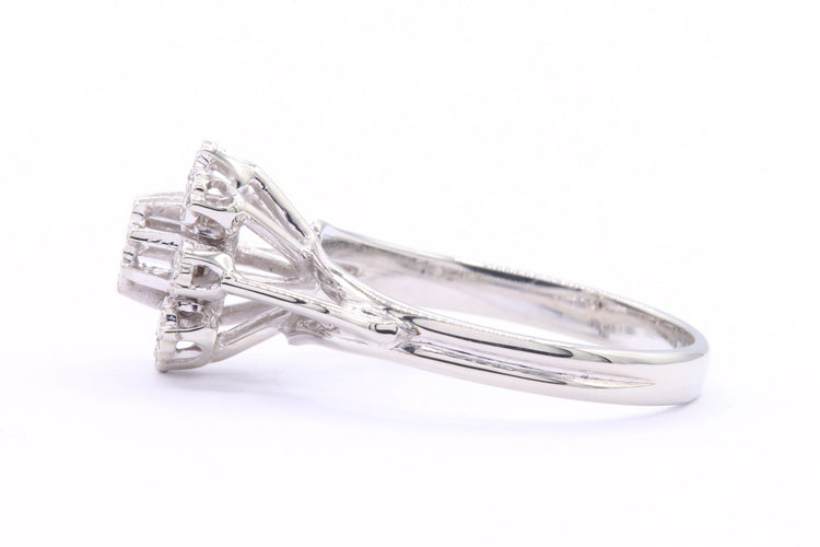 Bague 54 Bague Années 70 en or blanc sertie de diamants 58 Facettes B403