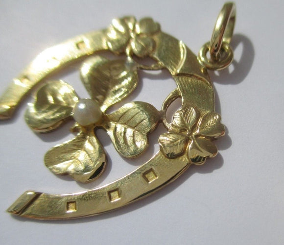 Přívěsek pro štěstí v secesním stylu