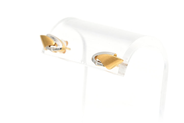 Boucles d'oreilles Boucles d'oreilles en or jaune et blanc serties de diamants 58 Facettes B569