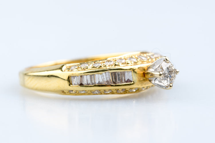 Bague 53 Bague en or jaune entièrement sertie de diamants 58 Facettes BG31300214-107