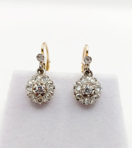 Boucles d'oreilles Dormeuses marguerites or jaune, platine, diamant rond et diamants taille rose (circa 1900) 58 Facettes A06360