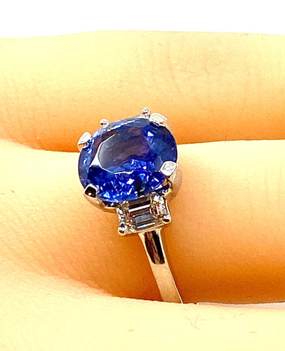 Bague 54 Bague en or blanc, superbe saphir 3,58 carats Ceylan non chauffé 58 Facettes AB385