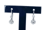 Boucles d'oreilles Boucles d’oreilles dormeuses en or blanc en pierres blanches 58 Facettes AB320