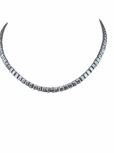 Collier Collier tennis taille émeraude serti clos en or blanc 58 Facettes NECK-447