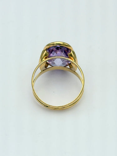 Bague 57 Bague vintage en or jaune 18 sertie d'une belle améthyste ovale 58 Facettes