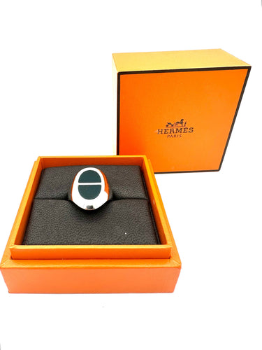 Bague 51 HERMES. Collection "Chaine d'ancre verso", bague en argent 58 Facettes