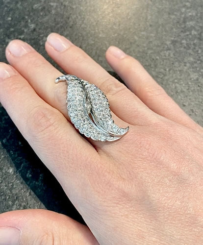 Bague 50 Bague platine en forme de feuille ornée de 4,65 carats 58 Facettes