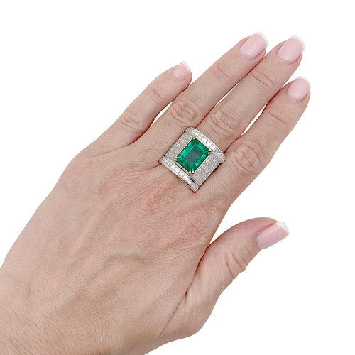 Importante anello Repossi in due ori, smeraldo, diamanti. 