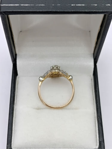 古董黄金戒指和铂金镶嵌钻石 