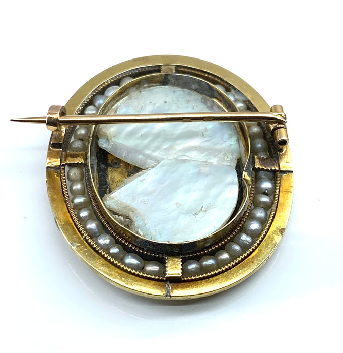 Broche Broche en or jaune , perles fines, diamants, émail bleu vers 1860 58 Facettes AB440