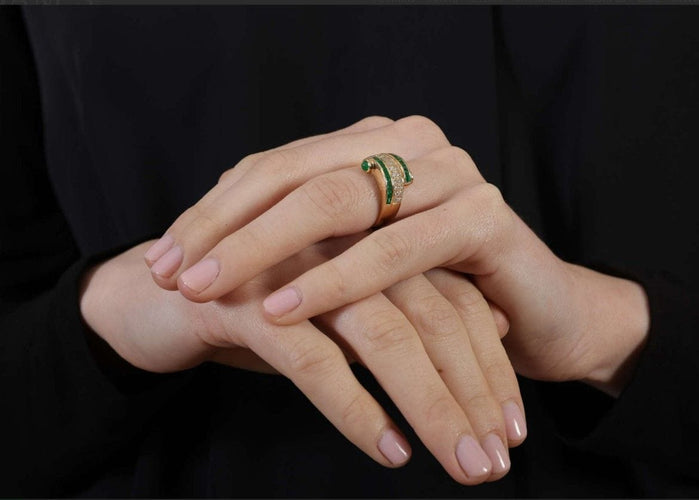 Bague 51.5 Bague retro émeraudes tailles calibrées, cabochons et diamants 58 Facettes 248747