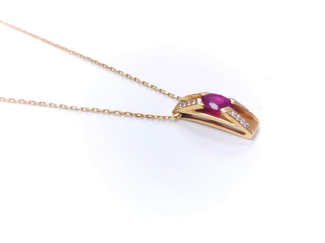 Pendentif Pendentif en or jaune, rubis et diamant 58 Facettes Pdf.Rub.Rectg