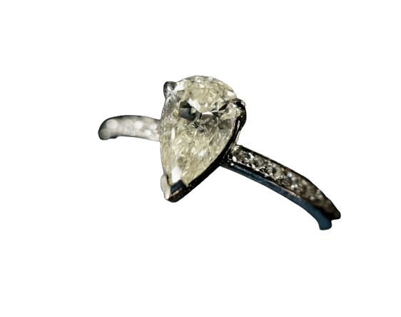 Bague 57 Bague alliance sertie d'un diamant taillé poire de 0,75 carat 58 Facettes