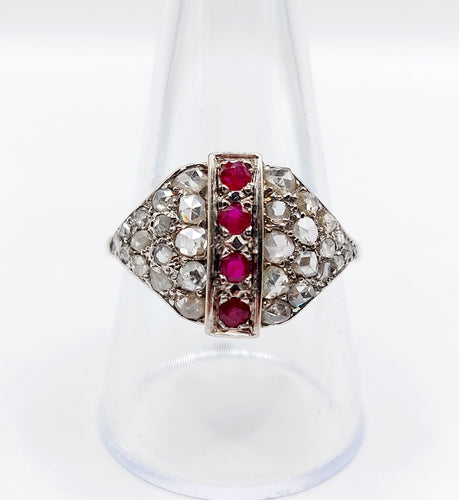 Bague 61 Bague dôme Art Déco or blanc, rubis et diamants taille rose (circa 1910) 58 Facettes A05805