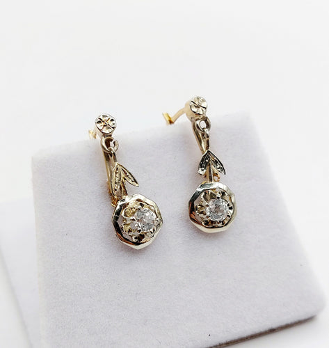 Boucles d'oreilles Dormeuses antique or jaune 18k fleur et spinelles blancs (circa 1920) 58 Facettes A06159