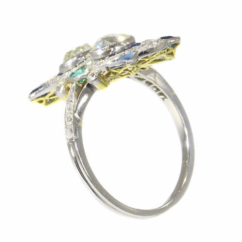 Bague 58 Dévotion Déco : Une bague de fiançailles en platine et or des années 1920 avec diamants et saphirs 58 Facettes 21316-0744