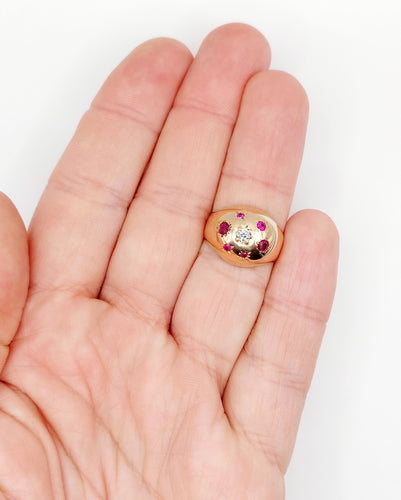 Bague 53 Bague dôme bombé art déco en or rose et diamant et rubis 58 Facettes A05230