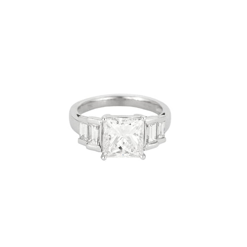 Bague 54 Bague solitaire en or blanc sertie d'un diamant taille princesse de 3,02 carats 58 Facettes