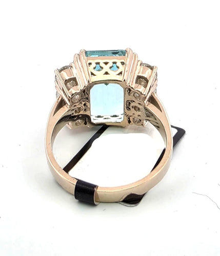 Bague 54 Bague en or blanc avec aigue-marine et diamants 58 Facettes