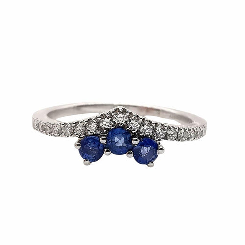 Bague 53 Bague en or blanc, saphirs & diamants 58 Facettes