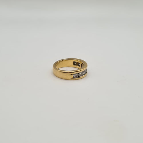 Bague 53 Demi-alliance or jaune, sertie de diamants naturels 58 Facettes