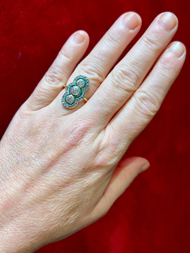 Bague 53 Bague Marquise fin 19ème siècle diamants émeraudes 58 Facettes 7807 A