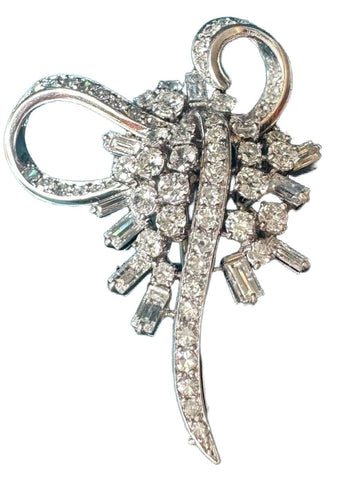 Broche Broche Art Déco en or gris, platine, diamants 58 Facettes