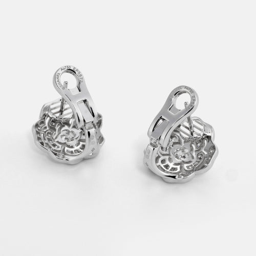 Boucles d'oreilles CHANEL  - Boucles d'oreilles Bouton de Camélia 58 Facettes