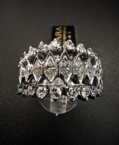 Bague 55 Alliance en or blanc sertie de diamants taille marquise 58 Facettes