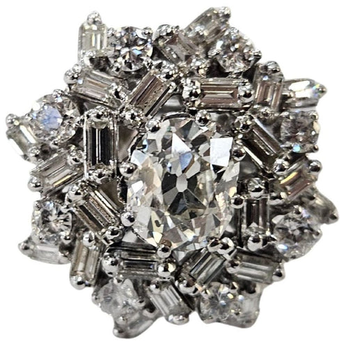 Bague 52 Bague en or blanc sertie d'un diamant naturel taille ancienne de 2,60 carats, certifié HRD. 58 Facettes E33