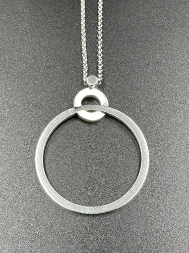 Collier PIAGET. Collier/sautoir Possession or blanc 18K et diamants 58 Facettes