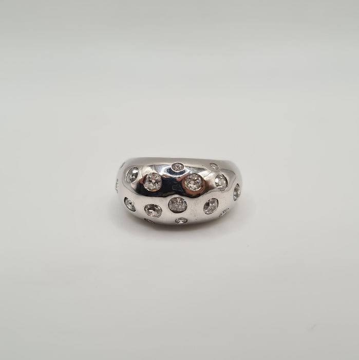 White gold ring set with old-cut diamonds