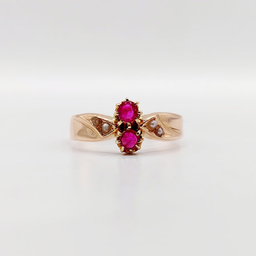 Bague 51.5 Bague antique or rose, rubis synthétiques et perles 58 Facettes A05426