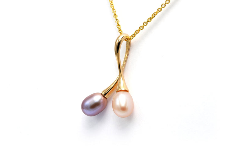 Pendentif Pendentif contemporain en or jaune 18 carats serti de perles 58 Facettes 22754