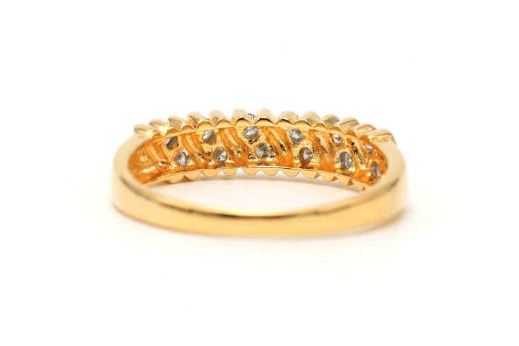 Bague 53 Bague contemporaine sertie de diamants taille brillant en or jaune 18 carats 58 Facettes 23233