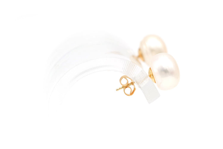 Boucles d'oreilles Boucles d'oreilles contemporaines en or jaune serties de perles 58 Facettes B391