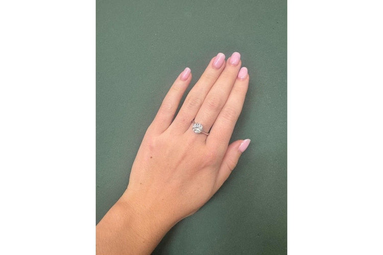 Bague 53 Bague solitaire classique en or blanc avec un diamant de 2,01 carats 58 Facettes 11533
