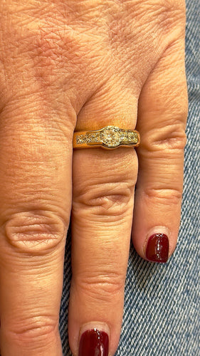 Bague 54 Solitaire en diamants serti clos or jaune 58 Facettes