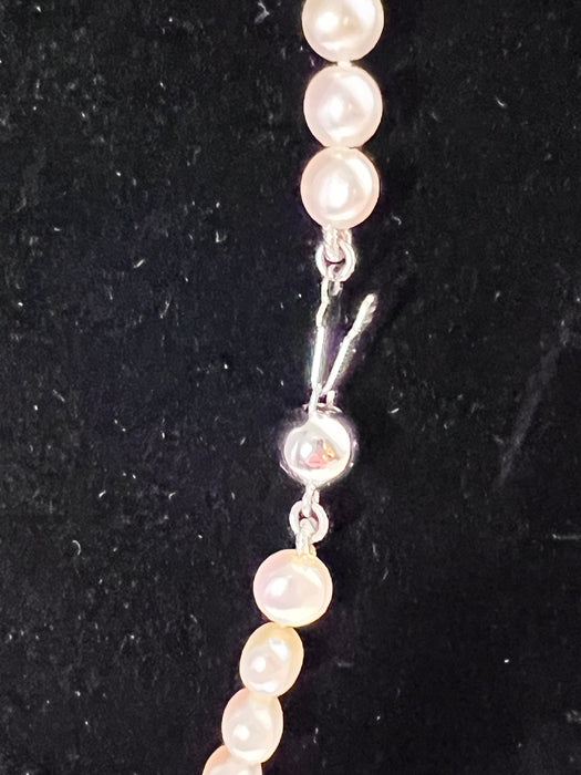 Cultured pearl necklace Silver clasp