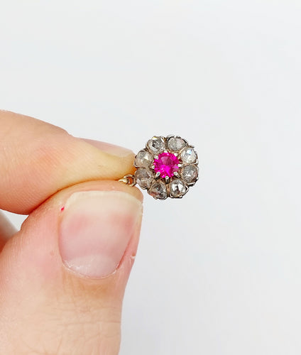 Pendente Margarida antigo em ouro branco 18k e Prata, rubi sintético e diamantes 