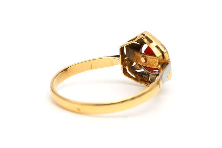 Bague 54 Bague Art Déco en or jaune et blanc sertie de corail 58 Facettes B767