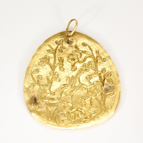 Pendentif Pendentif indien en or jaune repoussé 58 Facettes MAN1508