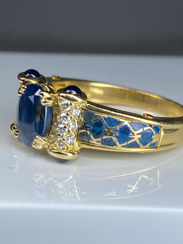 Anel KORLOFF em ouro 18 quilates, safiras, diamantes, esmalte azul