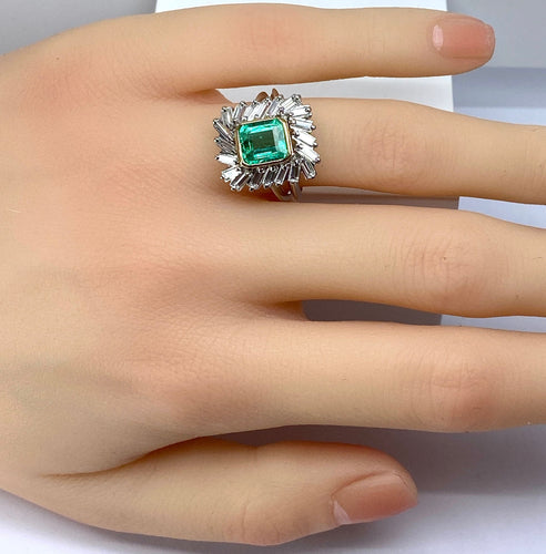 Bague 51 Bague en or jaune et platine, émeraude et diamants baguettes 58 Facettes AB619