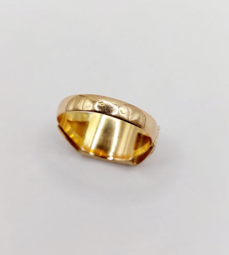 Bague 55.5 Bague chevalière antique fleurs finement ciselées en trois ors 18k 58 Facettes A06432