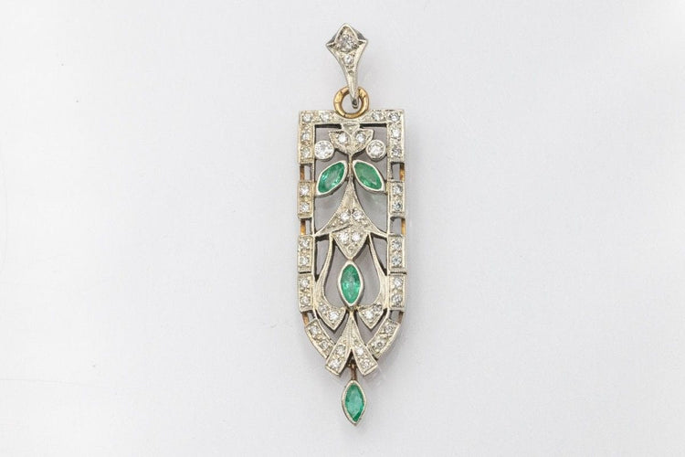 Pendentif Pendentif en or jaune avec émeraudes et diamants, début du XXe siècle 58 Facettes 11285