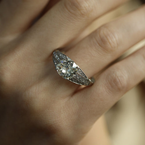 Bague 59 Solitaire Style Art Déco en Platine – Diamant Coussin 2.73 ct H-SI1 – HRD – Taille 59 – Mise à Taille Offerte 58 Facettes FB10852