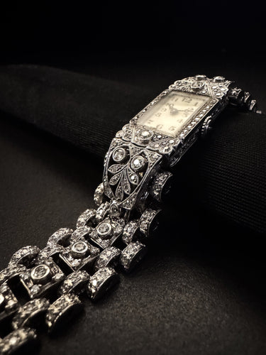 Platina- ja valkokultainen kello Art Deco 