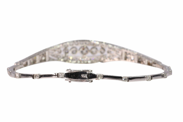 Bracelet Bracelet Art déco éblouissant en diamants – Un hommage à la modernité des années 1920 58 Facettes 24351-0110