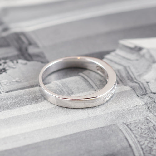 Bague Bague en or blanc avec diamants taille brillant 58 Facettes 131370C